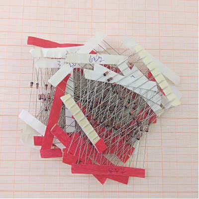 Набор стабилитронов TZT 0.5W (3V - 33V, 22*10=220 шт)