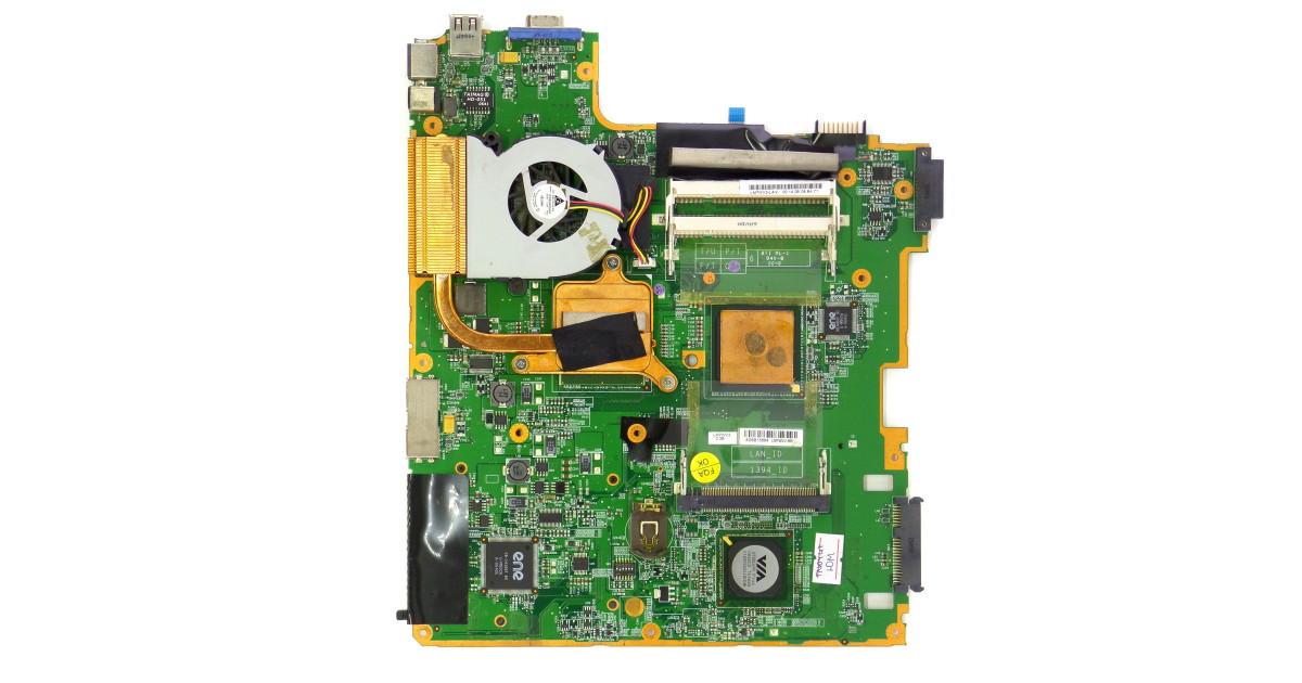 OQO Model E2 UMPC D'occasion – VIA C7-M 1.5GHz, 1Go RAM, 128Go SSD, Avec Fonction HSDPA (sans Batterie)